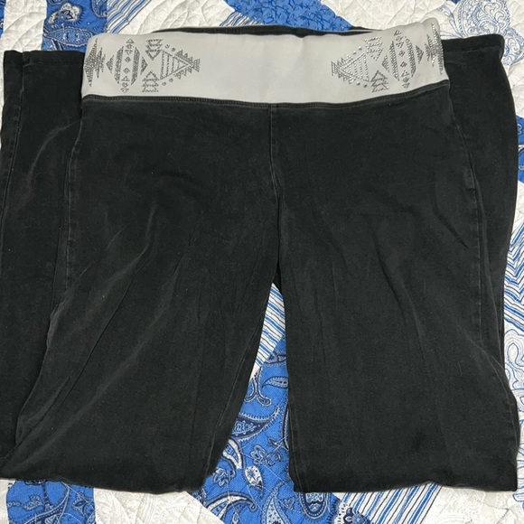 Yoga pants by PINK - Picture 1 of 5